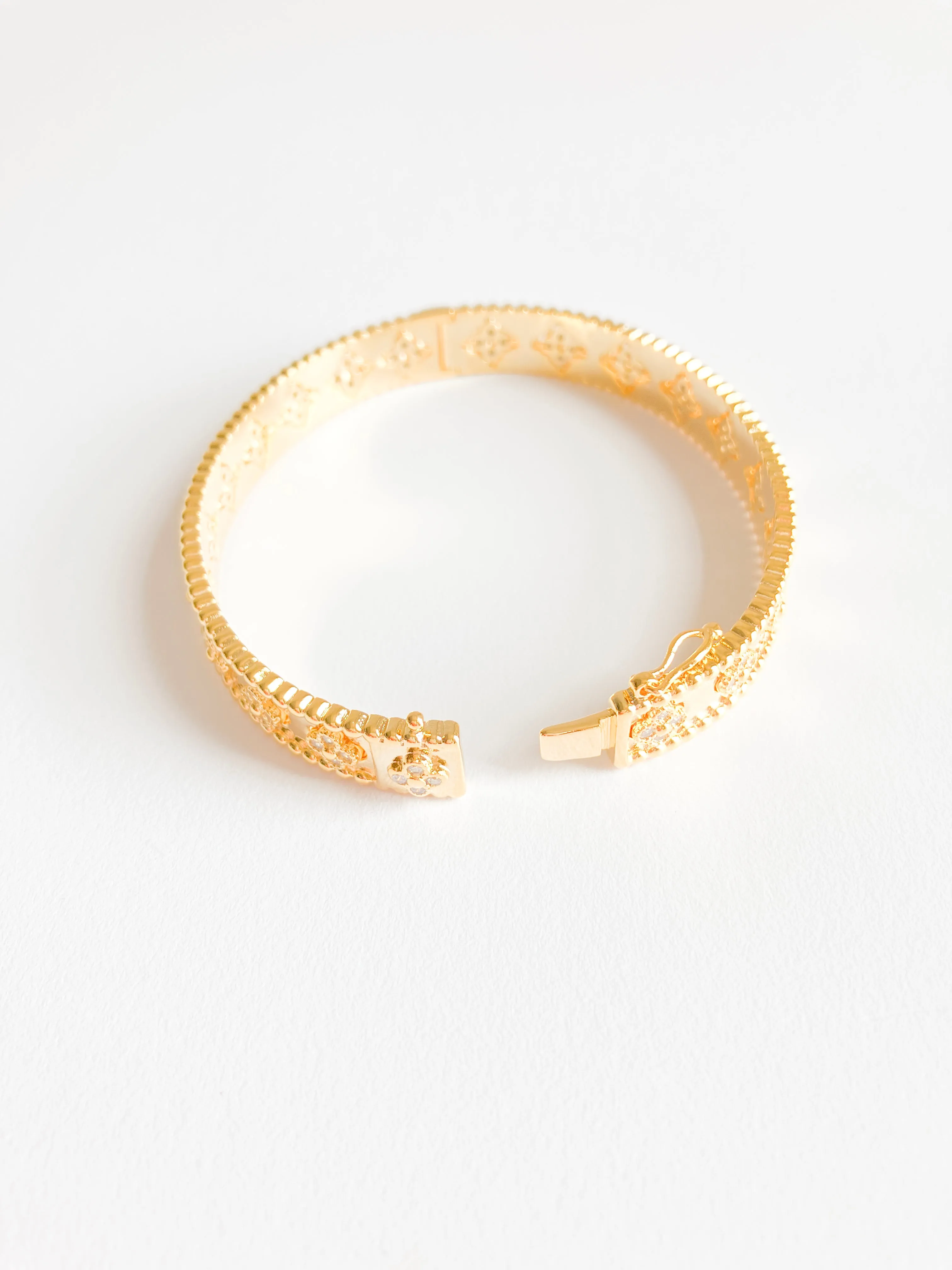 Floral Perlage Bangle in Gold and Cubic Zirconia