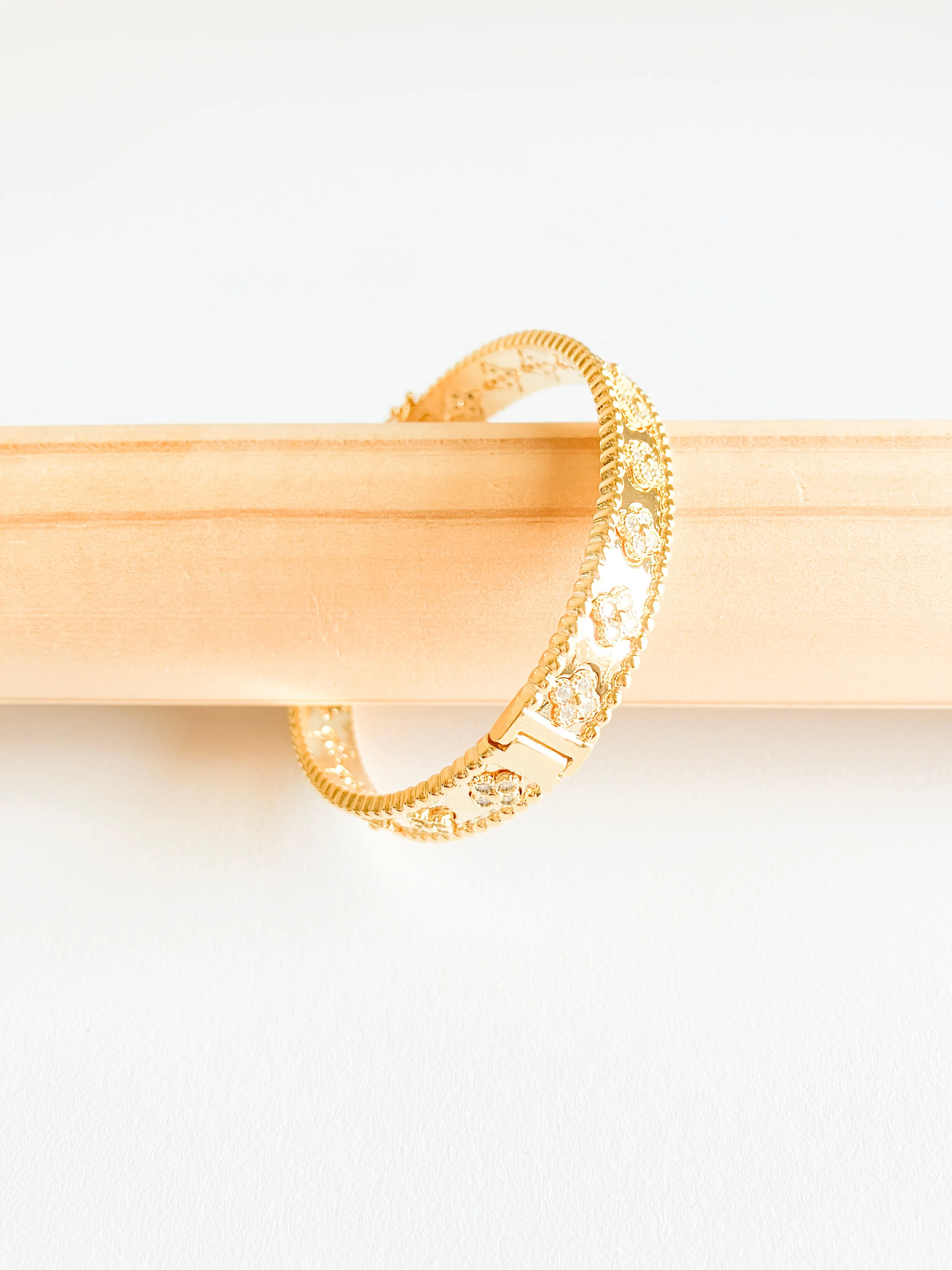 Floral Perlage Bangle in Gold and Cubic Zirconia